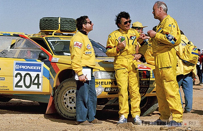 Жан-Клод Морелле (в центре) на ралли Paris Dakar. 1990 г.