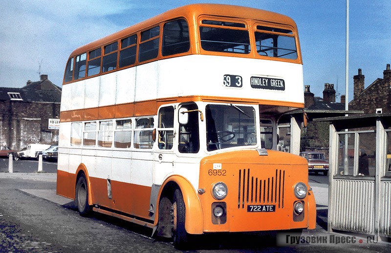 Уменьшенный по высоте вариант Lowbridge с кузовом East Lancs от Leyland