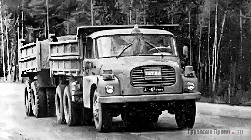Очень часто «Татры» в СССР трудились с прицепами. На фото Tatra 148S3 тянет двухосный самосвальный прицеп, сооружённый из такой же «148-й», видимо, попавшей ранее в аварию. Тюменская область, 1976 г.