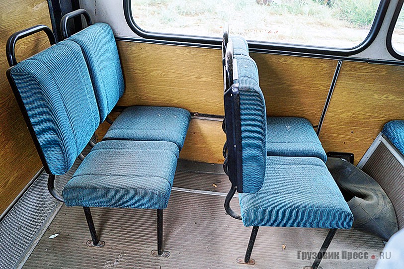 Такие сиденья на «Альтерне» свои, а напольное покрытие – от ЛиАЗ-677М