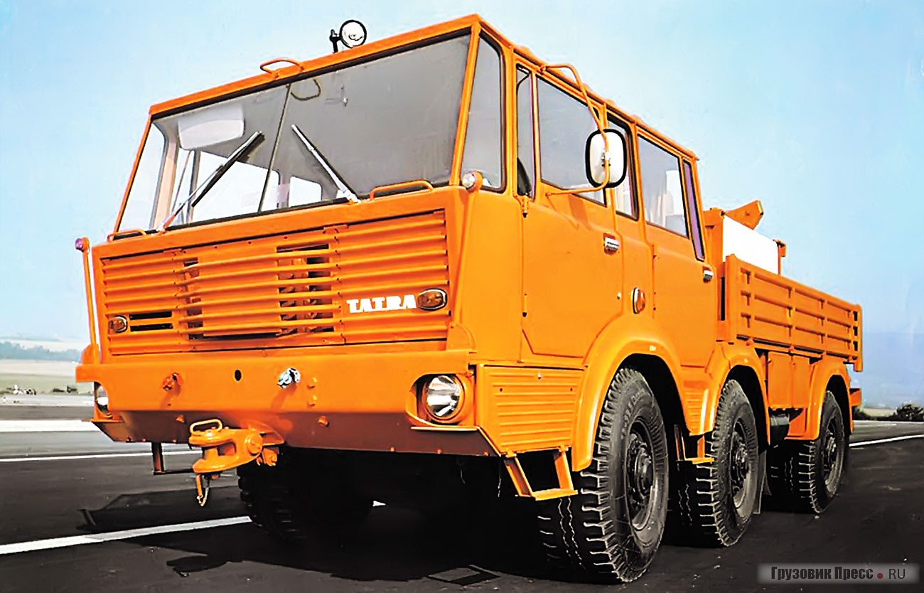 Одна из распространённых моделей тяжёлой серии Tatra 813 – балластный тягач Т-813ТР 6х6 (заводское фото)