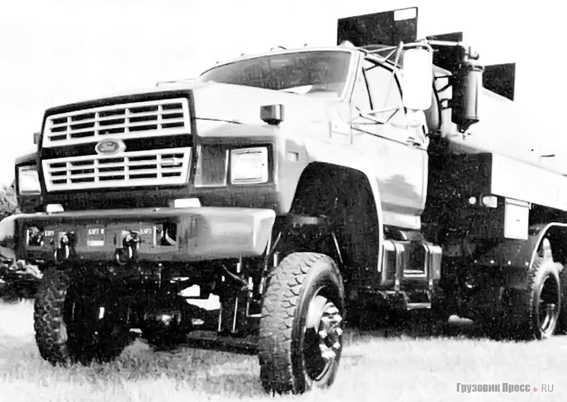 Ford FT900 (6х6) с передним ведущим мостом Marmon-Herrington. Конверсия компании Manning для строительных батальонов ВМС США, 1990 г.