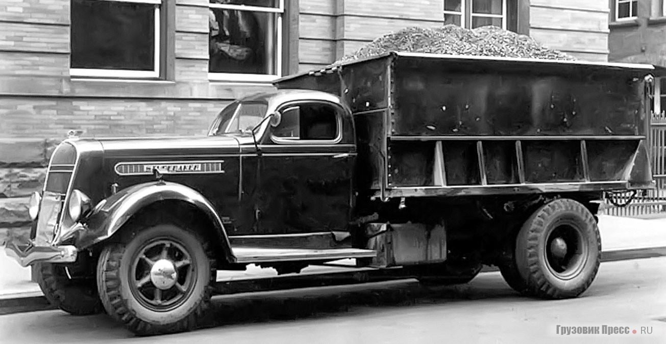 Studebaker J30 класса 3 т с самосвальным кузовом для перевозки угля, 1937 г.