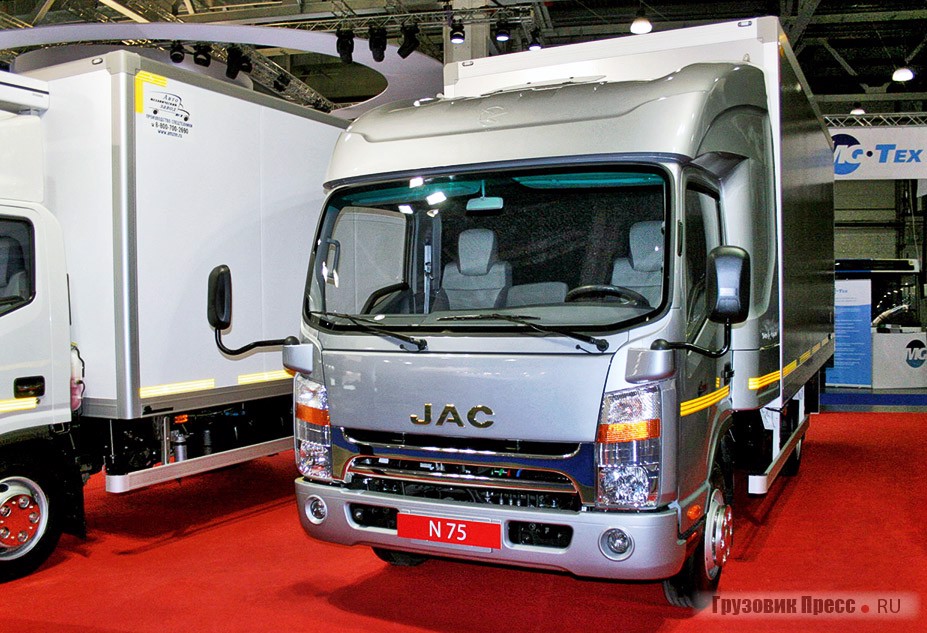 Промтоварный фургон АМЗ 47881А на шасси JAC N75