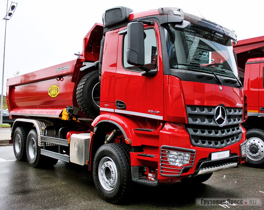 Самосвал Mercedes-Benz Arocs 3345K 6х6