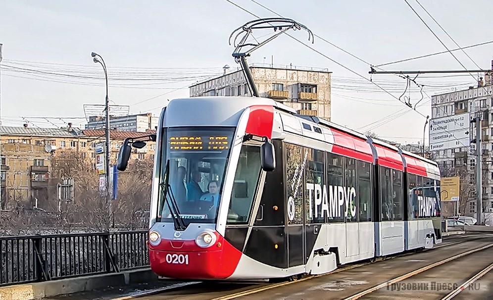 Французский вагон Alstom Citadis 301 CIS, построенный для Москвы в Барселоне, 2014 г. Фото А. Рябицева