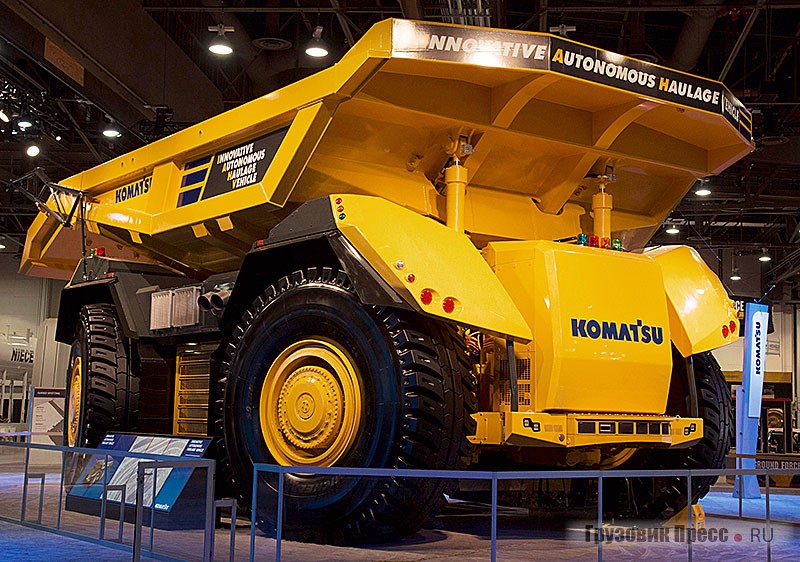 Автономный карьерный самосвал Komatsu IAHV