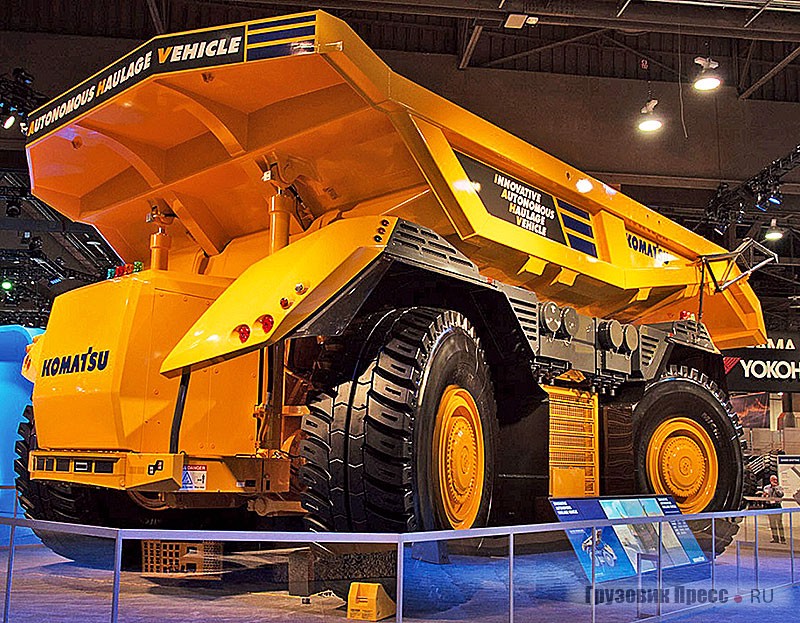 Автономный карьерный самосвал Komatsu IAHV