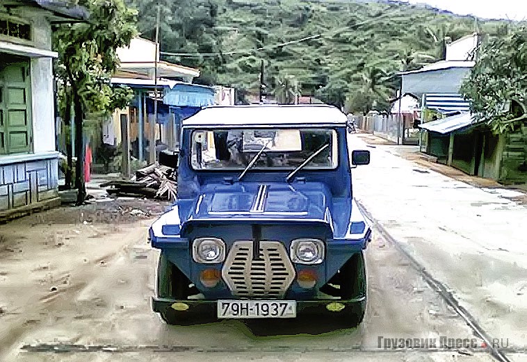 Немало незатейливых автомобилей Citroёn La Dalat 3CV разных модификаций сохранилось во Вьетнаме вплоть до наших дней. Фотографии разных лет и рекламные брошюры 1971–1974 гг.