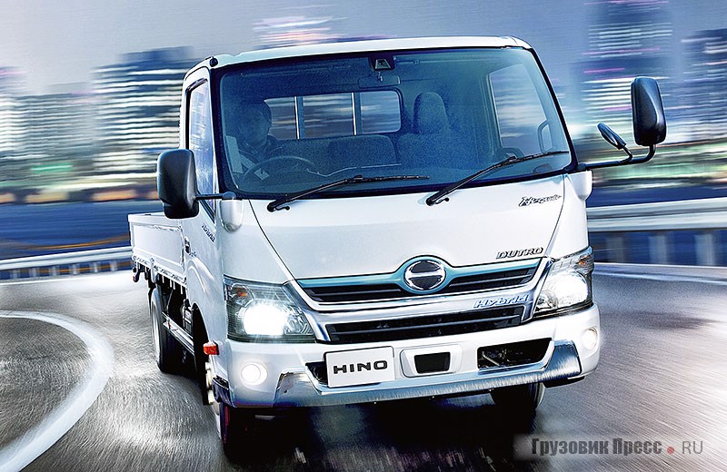 Hino Series 300 Hybrid в дополнение к 4-литровому 4-цилиндровому дизелю N04C-UL мощностью 122 л.с. (90 кВт) снабжён электромотором 36 кВт