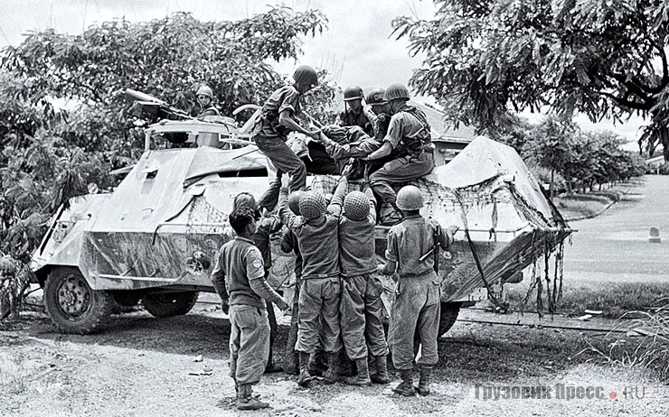 Terrängbil m/42 KP выпускался с 1944 г. компаниями Scania (SKP) и Volvo (VKP). На снимке – бронетранспортёр индийского батальона войск ООН в Конго, 14 декабря 1961 г.