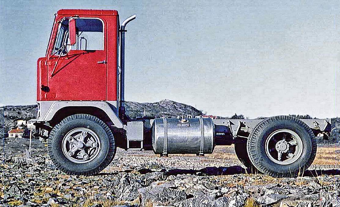 Кабина X1 опытного грузовика «Проект 2859», послужившего прототипом для Volvo L495 Titan Tiptop