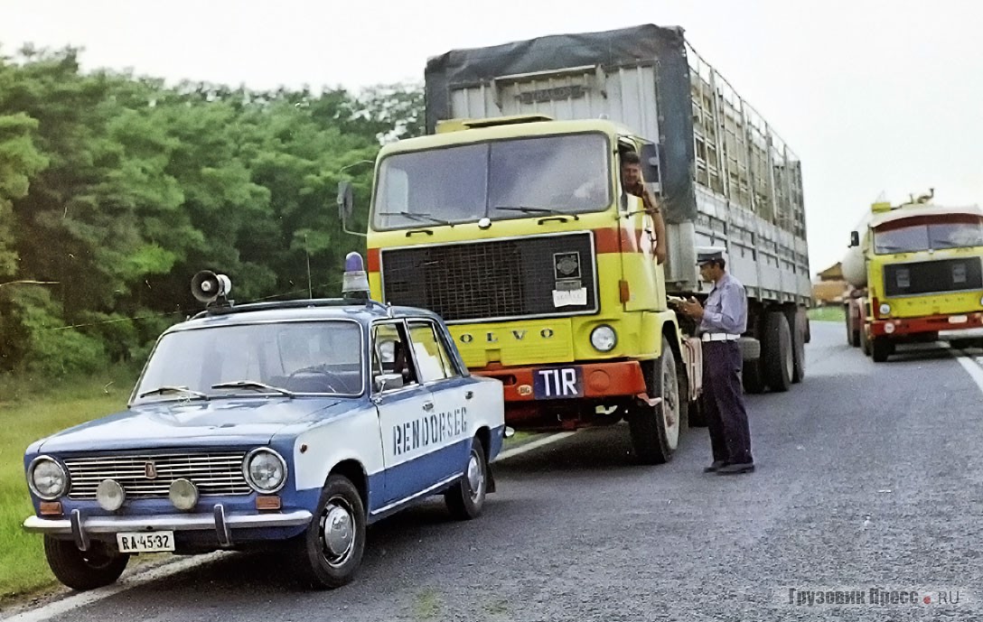 Volvo F89-32 (4x2) болгарского агентства международных перевозок «Сомат». Работали тягачи Volvo F89 и у польских перевозчиков Pekaes, PLO и Transocean, чехословацкого ĆSAD, венгерского Hungarocamion и Deutrans из ГДР