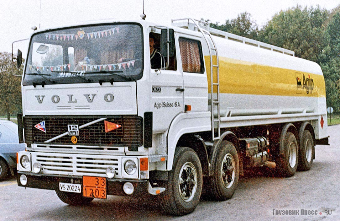 Volvo F12 CH230. Швейцарские требования к внешнему шуму (88 дБ) вынудили установить повышенную звукоизоляцию и изменённую систему выпуска отработавших газов