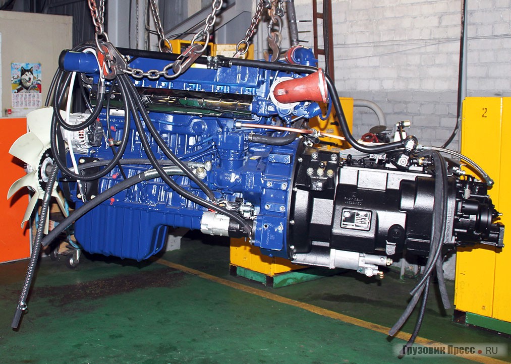 Двигатель WP7.300E51 в тандеме с МКП Fast Gear 9JS195 TA в процессе перемещения на установку