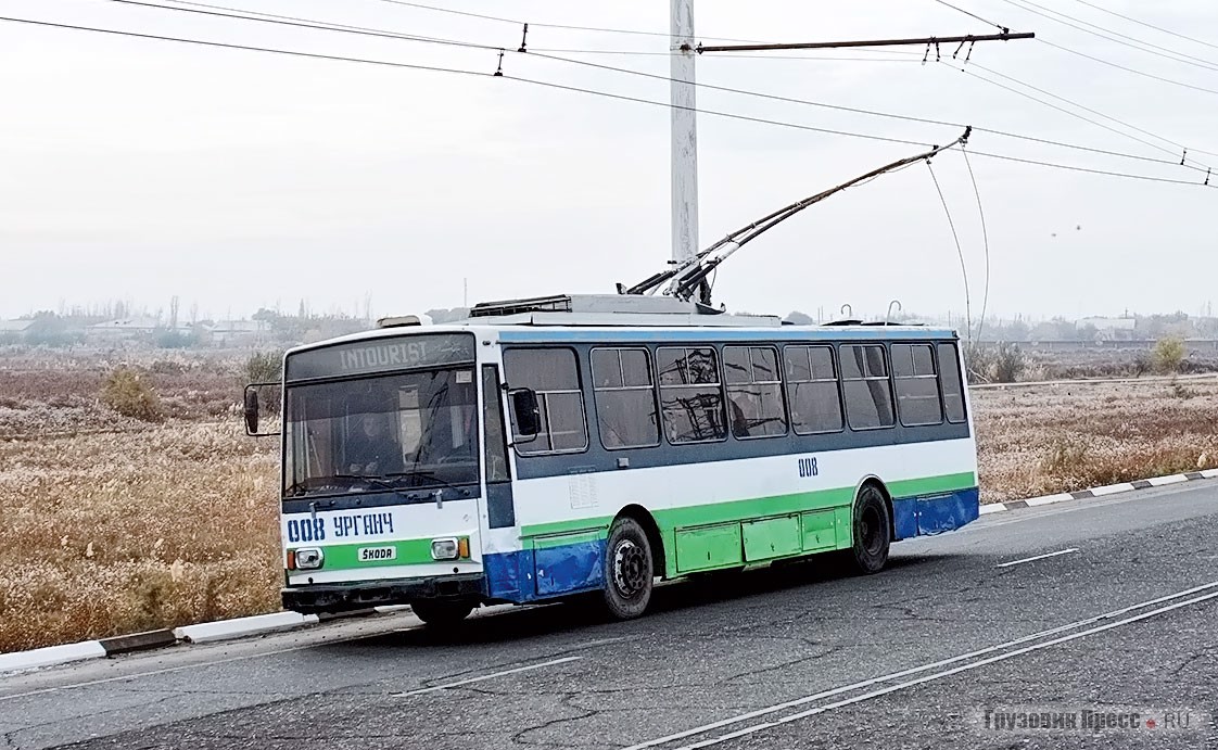 Ветераны трассы Ургенч–Хива – троллейбусы Škoda 14Tr  ещё работают на маршруте