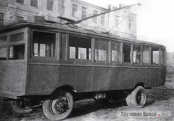 Троллейбус, построенный в Ростове-на-Дону при участии инженера Соболева. 1932 г.