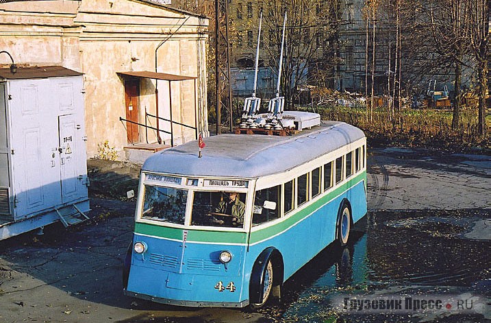 Троллейбус ЯТБ-1 стал первым серийным, положившим начало модельному ряду