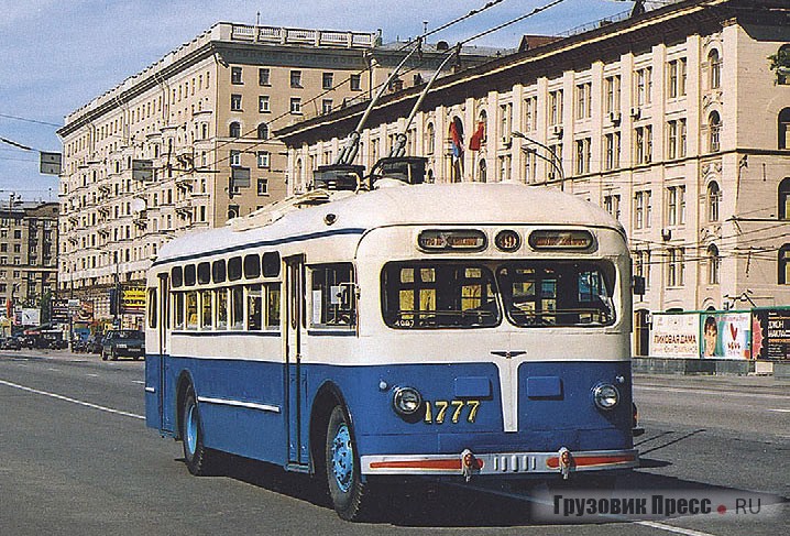 МТБ-82Д выпускали на Тушинском авиазаводе (1946–1951 гг.) и на заводе им. Урицкого (1951–1962 гг.). Эксплуатировались до 1975 г.