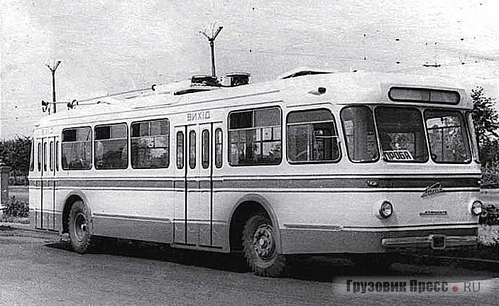 Одна из первых самостоятельных разработок КЗЭТ – троллейбус «Киев-2Т», позже получивший индекс КТБ-1. 1959 г.