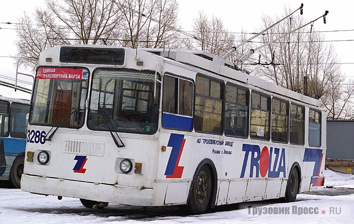 Троллейбус ЗИУ-52642 выпущен в 1994 г. Всего было изготовлено 17 единиц и 4 кузова
