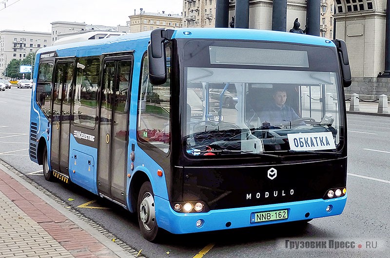 Электробус [b]Modulo C68E Medio[/b] 2015 г. выпуска тестировали в Москве летом 2017 г. С 1 декабря его тестируют в Сколково