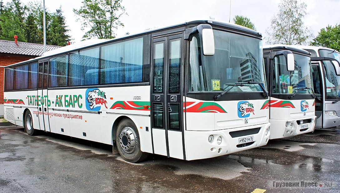 Хоккейный клуб «Барс» располагал сразу двумя автобусами Irisbus Axer