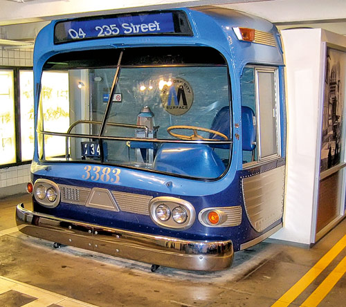 Кабина «аквариума» (fishbowl) автобуса GM TDH так называемой серии New Look («ГП» № 11, 2012 г.)