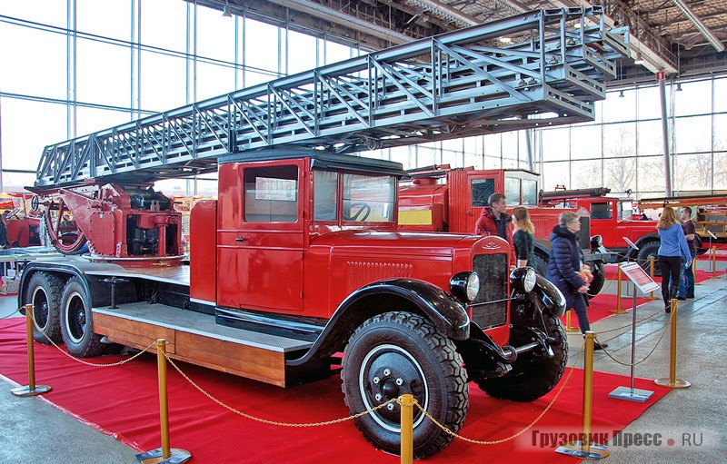 [b]Metz DL 26 на усиленном длиннобазном шасси ЗИС-6[/b] был  создан технической службой пожарной охраны в 1947 г. Его восстановили 40 лет назад специалисты технической службы Управления пожарной охраны Мособлисполкома к 60-летию пожарной охраны