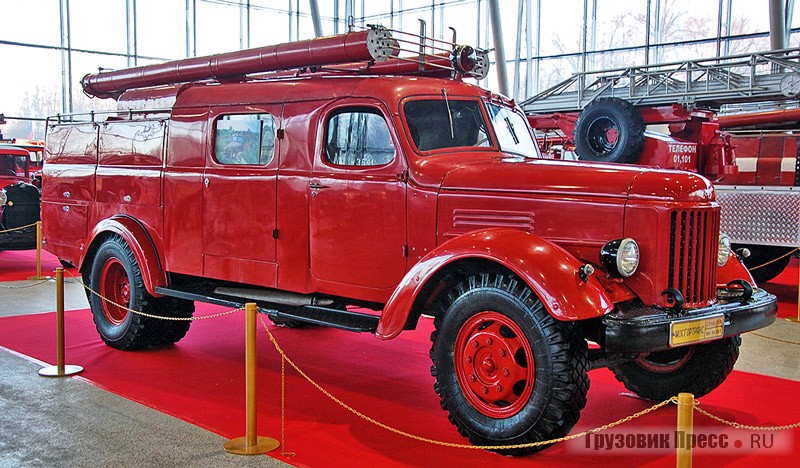 [b]Автонасос ПМЗ-18 1955 года на шасси ЗИЛ-164[/b] прилукского завода был обнаружен в одном из колхозов Московской области и восстановлен в 2007 году Службой материально-технического снабжения ГУП «Мосгортранс»