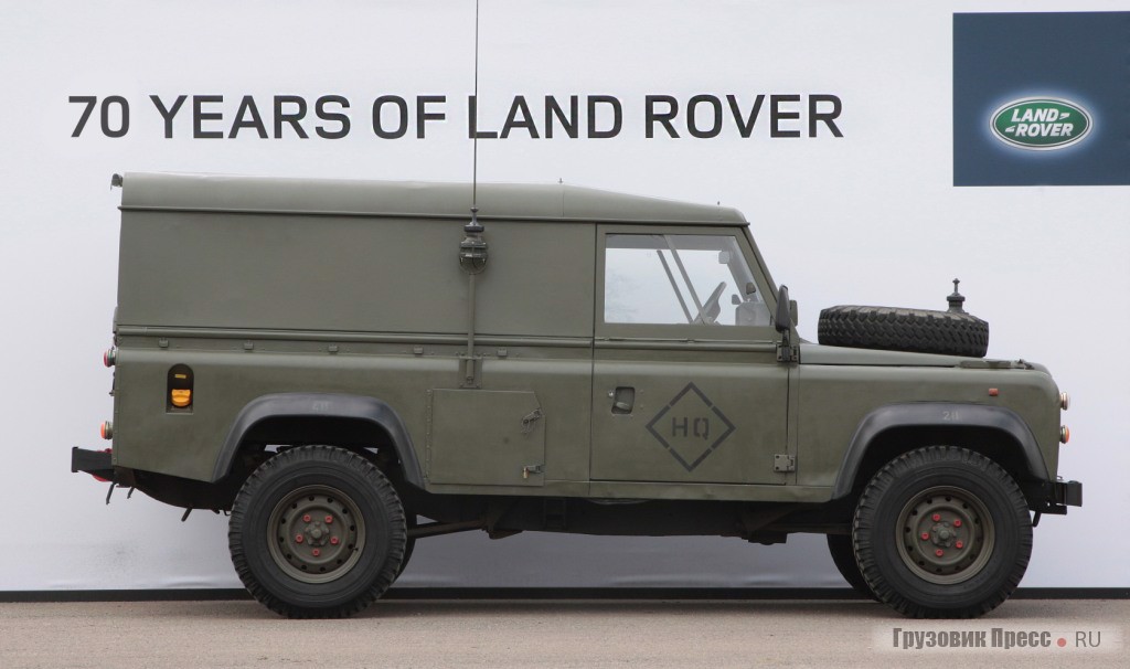 Штабной автомобиль LAND ROVER DEFENDER со 110-дюймовой колесной базой