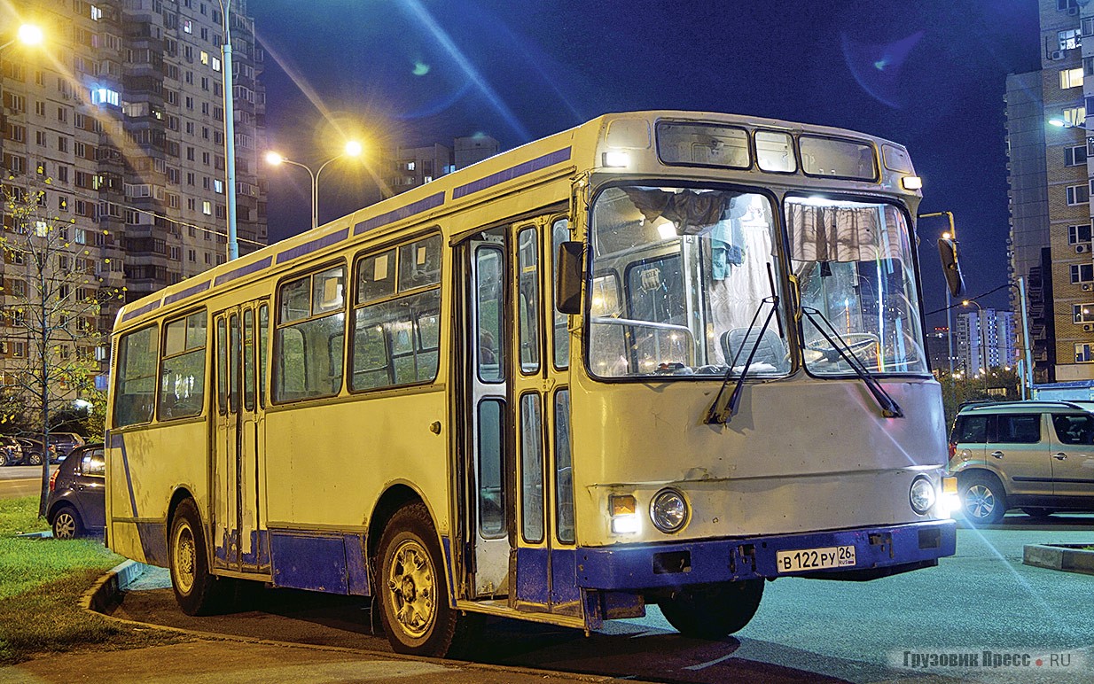 Автобус следует в Ленинград! Техническая остановка экспедиции в Москве