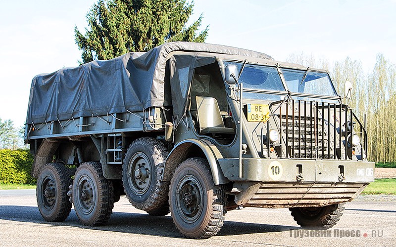 [b]DAF YA328 (6x6) образца 1958 г.[/b] Между 1952 и 1958 годами было изготовлено почти 4500 единиц YA328 для голландской армии. Карбюраторный 6-цилиндровый двигатель Hercules JXLD с рабочего объёма 5,55 л снимал мощность 131 л.с. при 3200 об/мин. Коробка передач 5-ступенчатая, механическая ZF AK5-83. Снаряжённая масса – 6200 кг, грузоподъёмность – 3000 кг