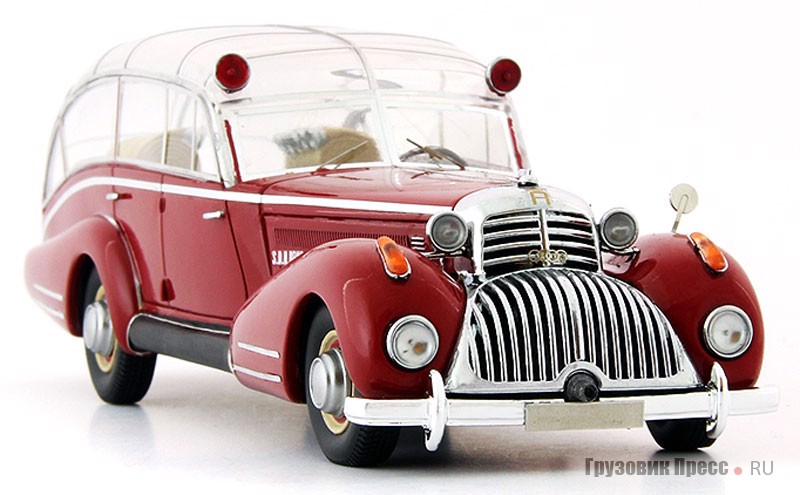 Немецкий кабриолет Horch 853 выпуска 1938 г., переделанный в период 1946–1949 гг. чехословацкой кузовной мастерской T. Lepil в экстравагантную пожарную машину. Автомобиль служил по прямому назначению в округе Брно-Комин. Модель категории Emergency Vehicles 1:43