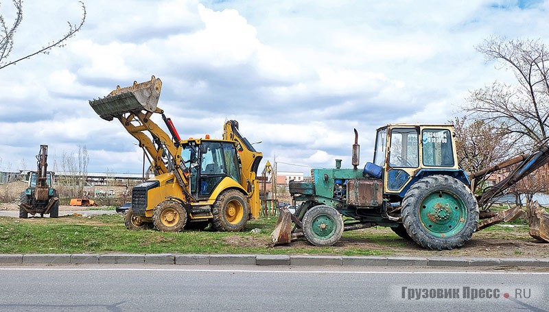 Тракторный пикник в районе Джервеж. Не первой свежести бэклодер Caterpillar 428F в окружении древних златоустовских экскаваторов-планировщиков ЭО-2621 на базе ЮМЗ-6АК украшают ландшафтный дизайн Еревана