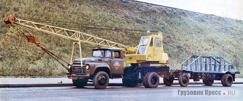 В 1980 году у автомобилей ЗИЛ-130-76, включая автокран КС-2561, пробег без капремонта составлял 350 000 км. Кстати, прицеп-стекловоз У-156 произведён Первым автокомбинатом