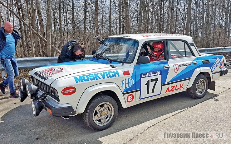 Реплика «Москвич-2140SL», точнее, AZLK 1600 SL Rallye, участника ралли «Сатурнус» 1985 года, на Дмитровском автополигоне готовится к съёмкам сюжета программы Андрея Леонтьева