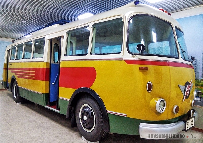 Один из первых троллейбусов, опробованных лично Ким Ир Сеном