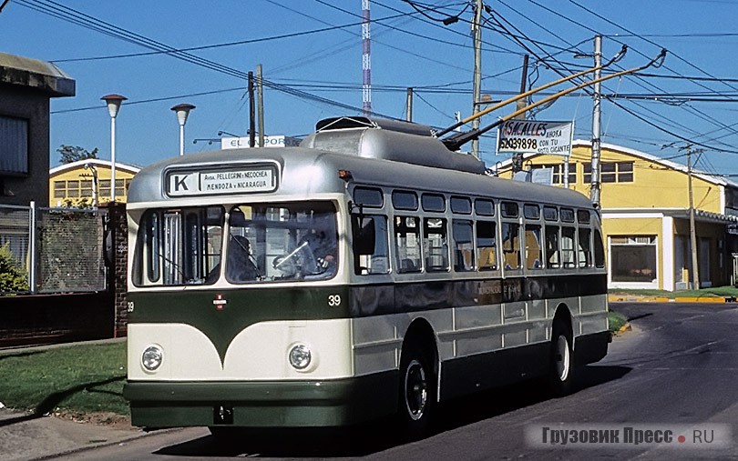 Троллейбус Casaro 1959 года выпуска на шасси Alfa Romeo 140AF с оборудованием CGE был восстановлен в Росарио в первозданном виде в конце 2000-х гг.