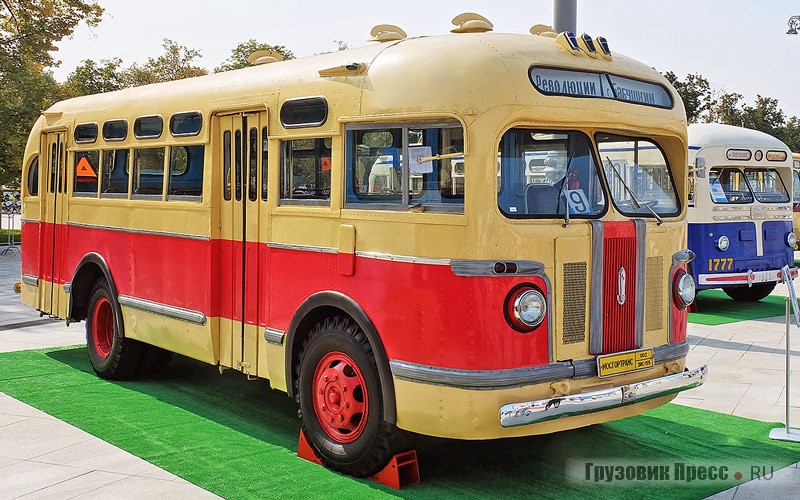 ЗИС-155 также является единственным в Москве ходовым автобусом данной модели