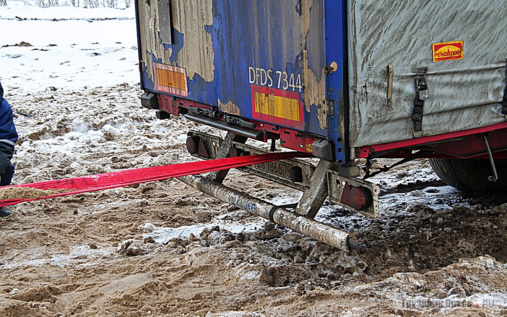 Вызволение из снежного плена Volvo VNL