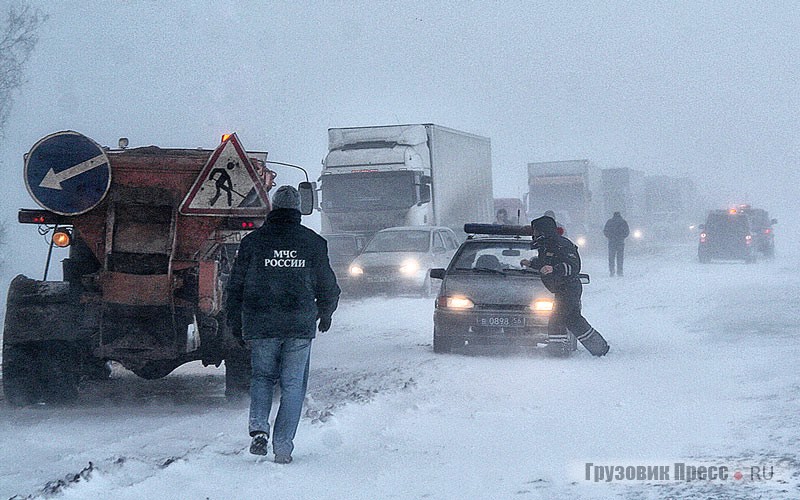 Снежный буран на границе Самарской и Оренбургской областей