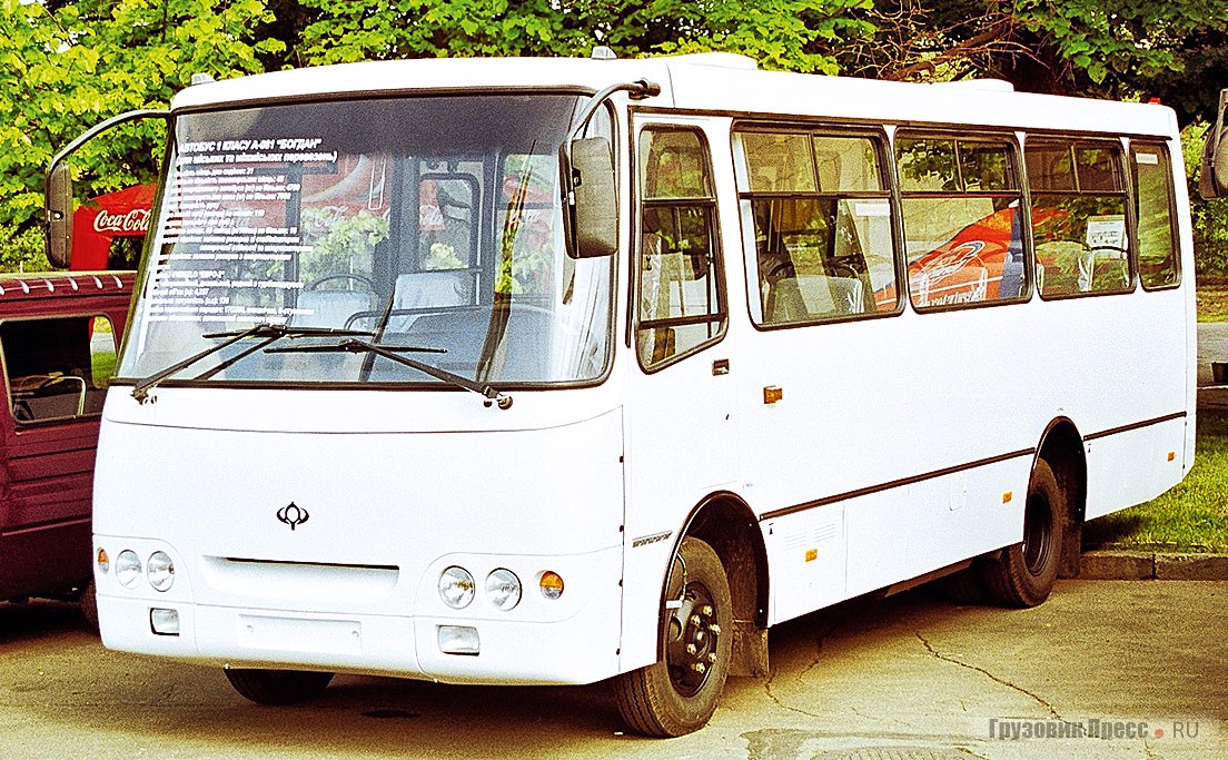 С целью удешевления автобусов в корпорации была проведена работа по использованию китайского шасси совместно с кузовом А-092. Маршрутка [b]«Богдан А-081»[/b], представленная в 2004 г., габаритной длиной 7415 мм вмещала 45 человек (25 посадочных мест), но широкого распространения не получила