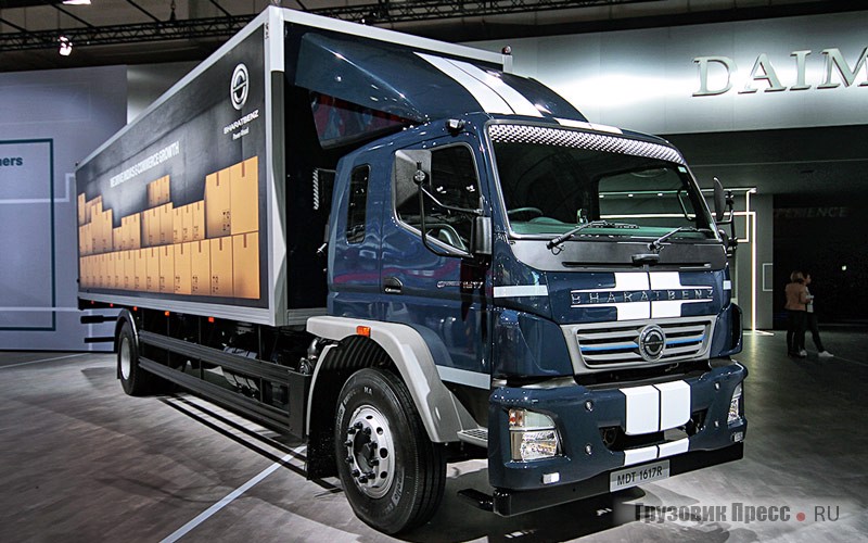 Развозной грузовик BharatBenz 1617R полной массой 16,2 т