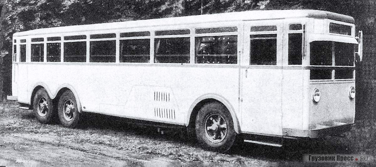 Компоновку автобуса Büssing Typ VI GR Trambus заимствовали у конструкторов американской компании Fageol Motor Co. (отделение Twin Coach). Двигатель машины располагался в пределах базы на салазках и для обслуживания мог выдвигаться в правую сторону. Алюминиевый кузов изготовила фирма HAWA. Позднее название Trambus распространилось на все автобусы Büssing вагонного типа