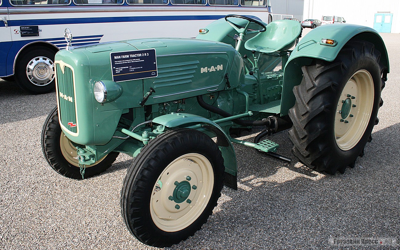 Компания MAN выпускала тракторы [b]Farm Tractor 2 R 3[/b] в Нюрнберге с 1938 г. и с 1955 по 1963 гг. в Мюнхене/ Карлсфельде. Данная модель 1961 г. снаряженной массой 2350 кг оснащалась 4-цилиндровым дизельным двигателем мощностью 50 л.с.