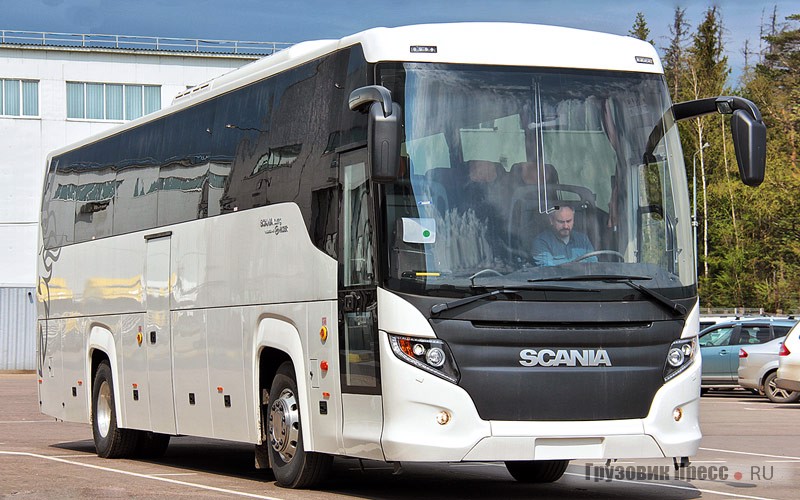 Зеркальные стойки не выступают за габарит ширины автобуса и оснащены дополнительными сферическими зеркальными элементами в середине кронштейна для лучшего контроля слепых зон и бордюров