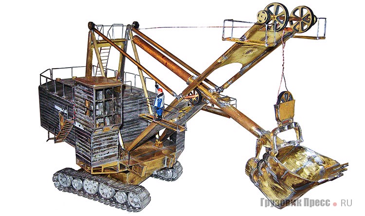 Карьерный экскаватор ЭКГ-8и, М1:43, модель 100% из металла, все механизмы подвижны, литье и пайка, общий вес 2770 г (без балласта)
