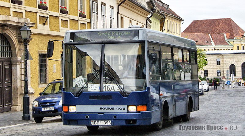 Автобусы Ikarus 405.06 на городских маршрутах Будапешта