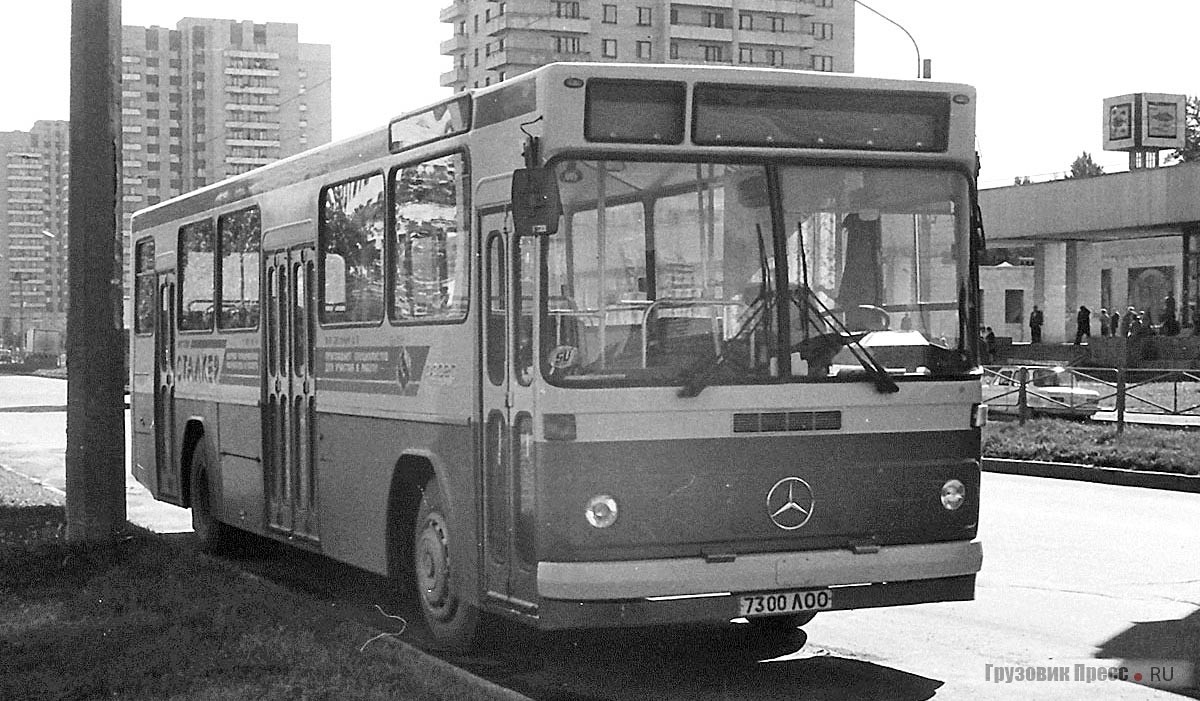 Otomarsan O 302Т из первой партии 1988 года с силовым агрегатом и узлами от автобуса О 302. Отсутствуют форточки в окнах, круглые блок-фары, унифицированные с советскими автобусами